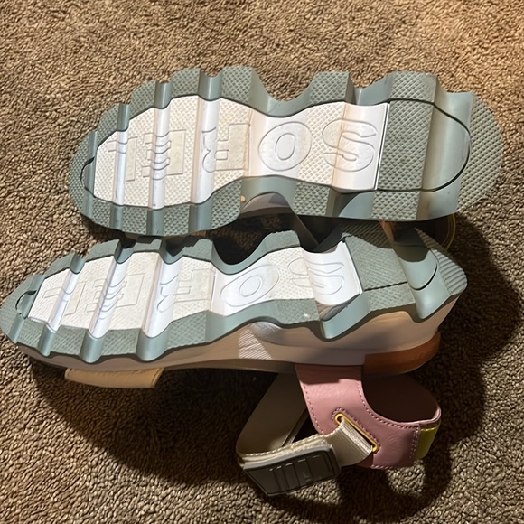 Sorel Sandals - Picture 4 of 4